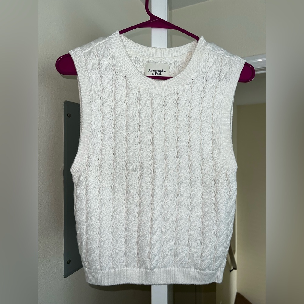 Abercrombie & Fitch White Knit Sweater Vest